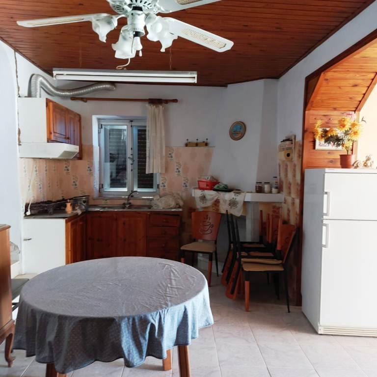 Ostkreta, Xerokampos: Traditionelles Steinhaus zu verkaufen