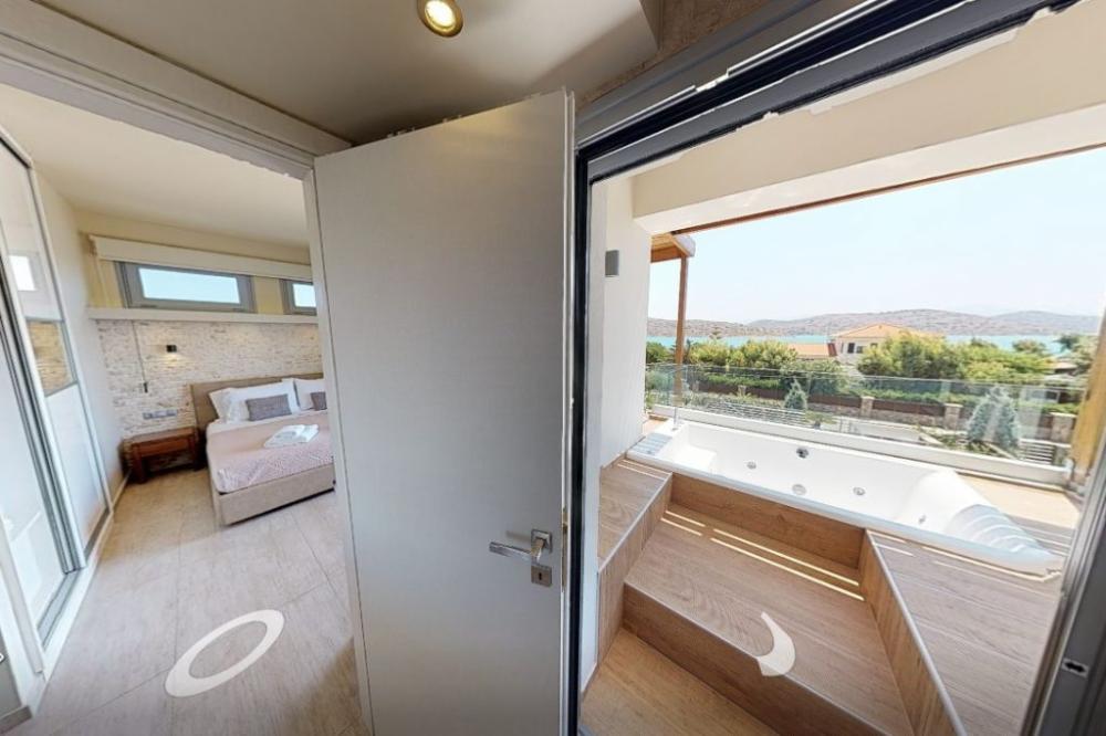 Kréta, Tsifliki: Környezetbarát villa medencével, kerttel és jakuzzival eladó Elounda közelében