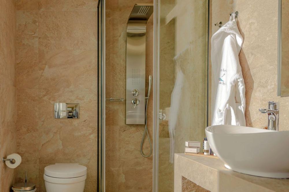 Kréta, Tsifliki: Környezetbarát villa medencével, kerttel és jakuzzival eladó Elounda közelében