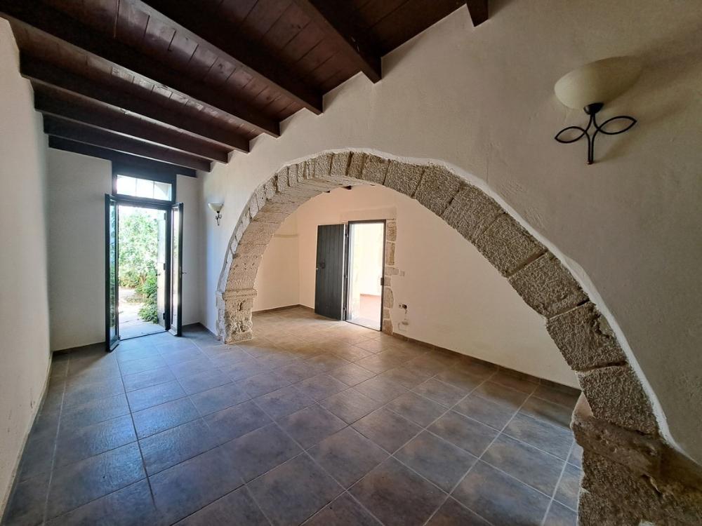 Kréta, Douliana: Felújított kőház medencével és kerttel eladó