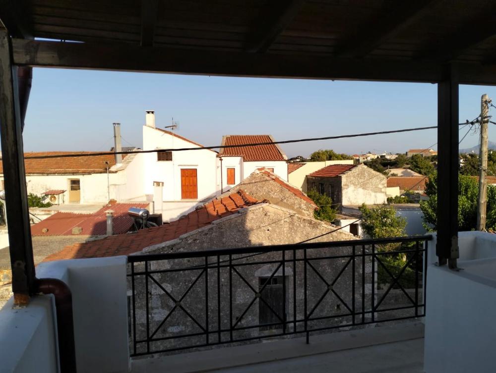 Kreta, Kefalas: Gebäude mit 3 Wohnungen zu verkaufen
