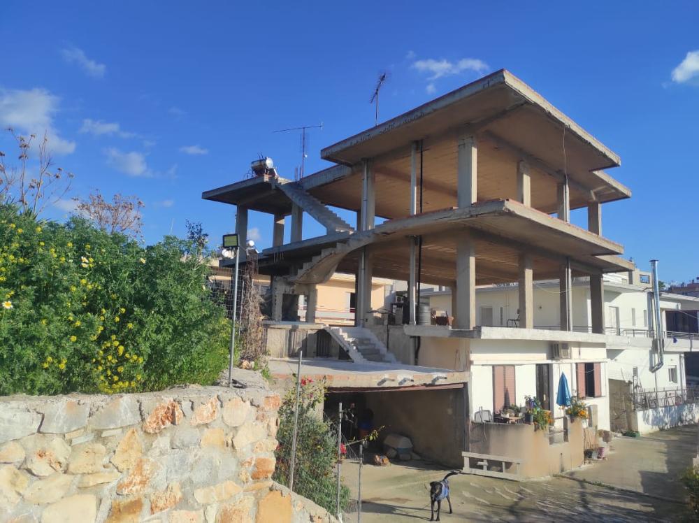 Kreta, Chania: Unfertige Wohnung im 2. Stock mit Meerblick zu verkaufen