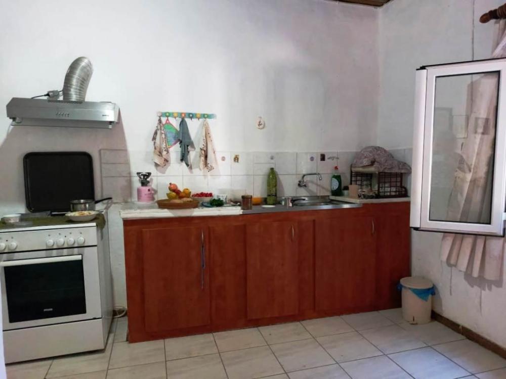 East Crete, Pappagiannades: บ้านอยู่อาศัยพร้อมต้นมะกอกและวิวภูเขาสำหรับขาย