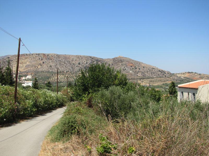 Kreta, Kalyves: Grundstück mit Meerblick in kretischem Dorf zu verkaufen