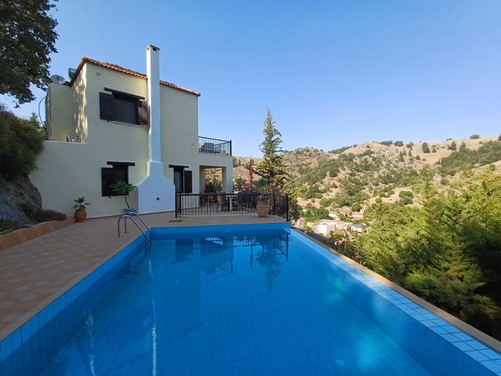Kreta, Theriso: Atemberaubendes, voll möbliertes zweistöckiges Haus zu verkaufen
