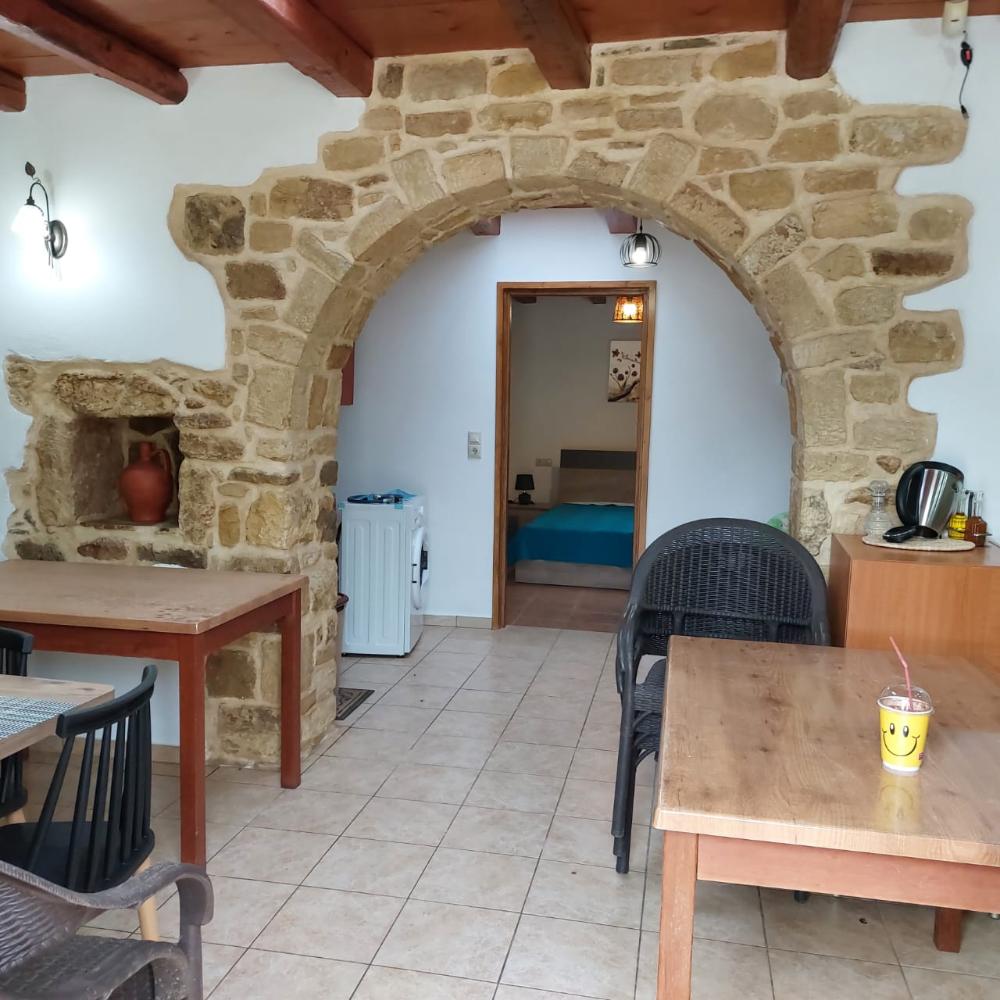 Ostkreta, Etia: Großes traditionelles Steinhaus zu verkaufen
