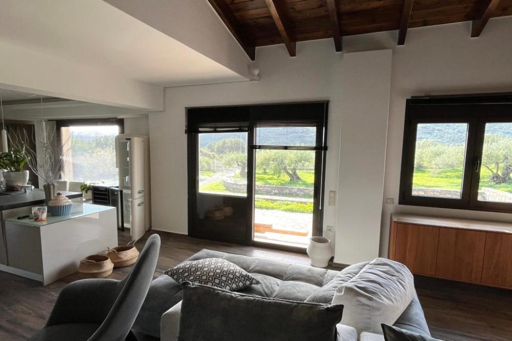 Kreta, Kritsa: Wunderschöne Villa mit Gäste-Loft-Apartment in sehr entspannender Lage zu verkaufen