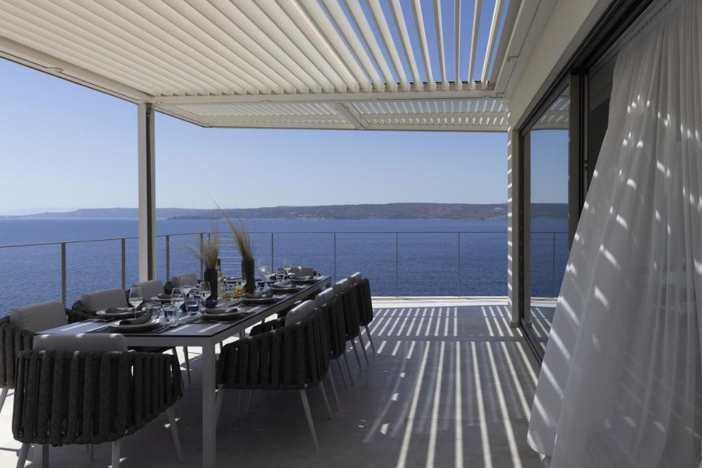 Kreta, Plaka bei Chania: Luxuriöse Villa am Meer mit Panoramablick zum Verkauf