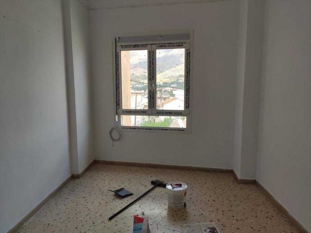 Große Wohnung im ersten Stock im Zentrum von Neapoli, Kreta