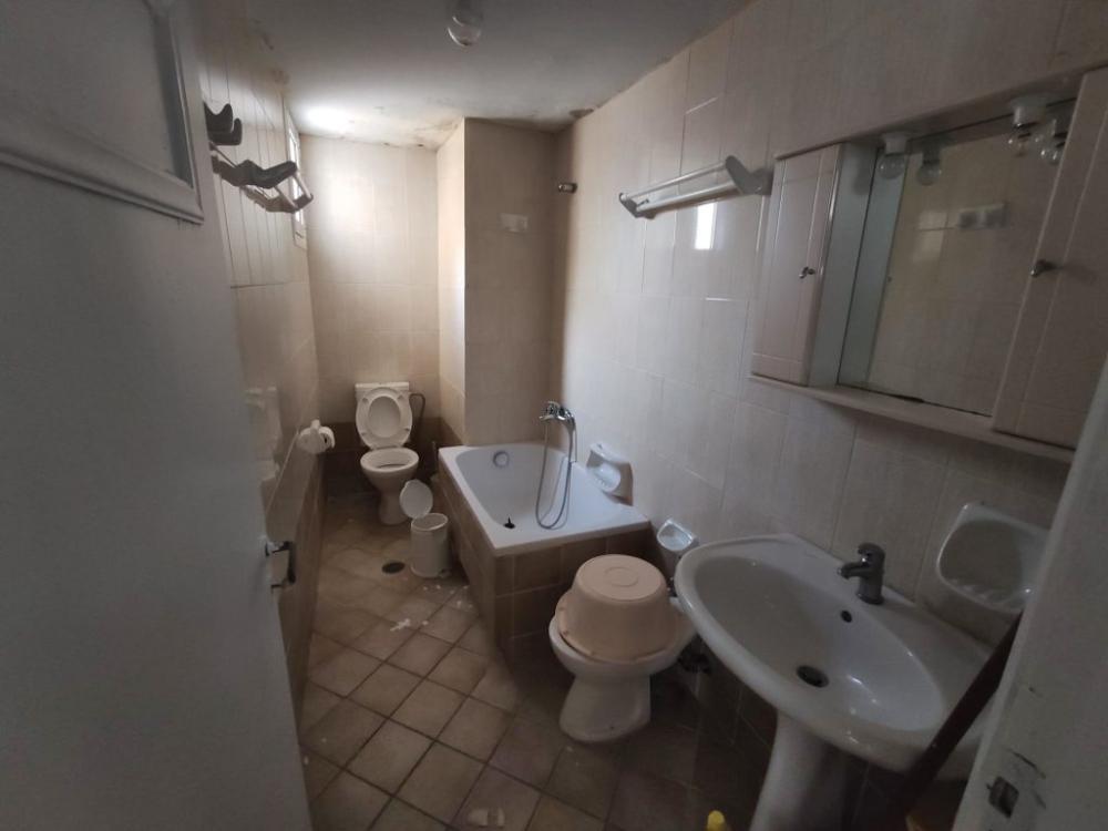Große Wohnung im ersten Stock im Zentrum von Neapoli, Kreta