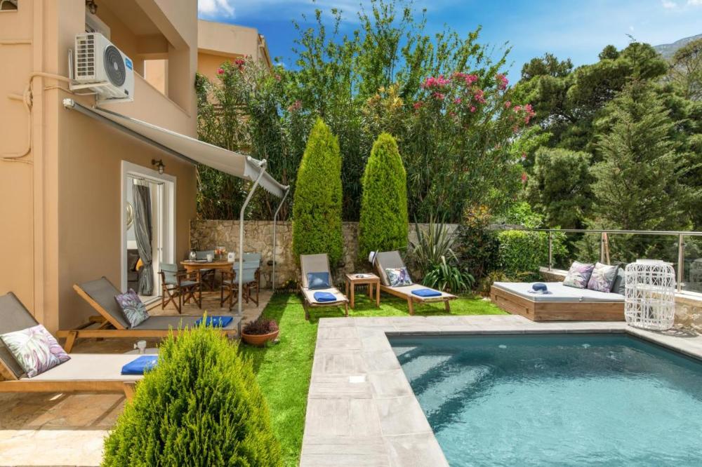 Kreta, Georgioupol: Schönes Haus zum Verkauf mit herrlichem Blick auf den Kournas-See
