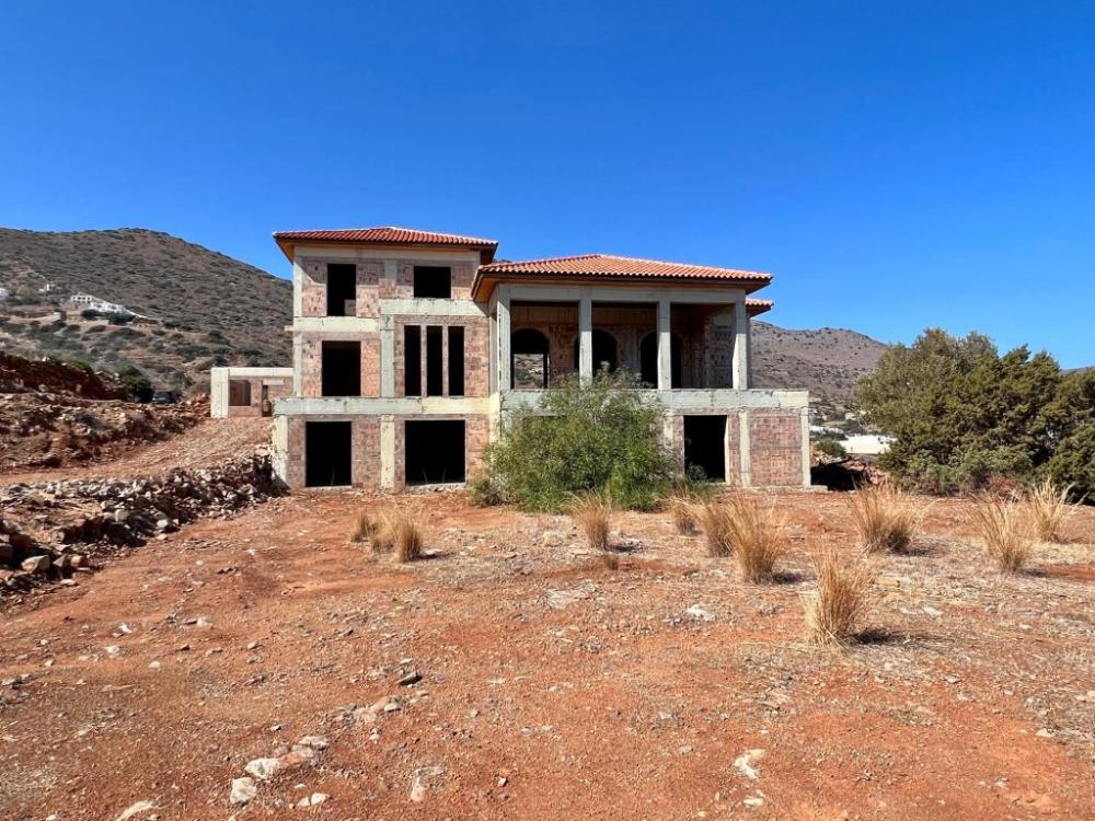 Kreta, Elounda: Rohbau - Luxusvilla mit atemberaubender Aussicht zu verkaufen