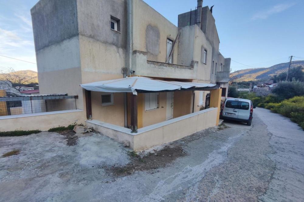 Kreta, Kritsa: Erdgeschosswohnung im traditionellen Dorf zu verkaufen