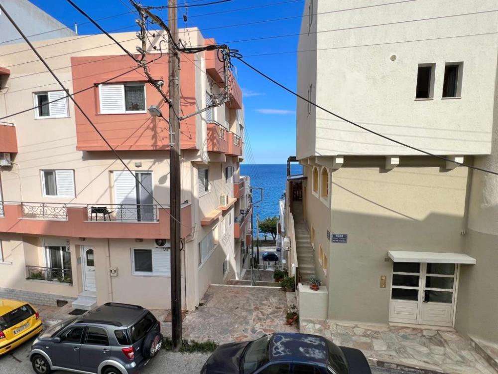 Kreta, Agios Nikolaos: Stadtwohnung mit Meerblick zu verkaufen