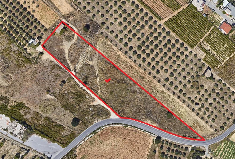 Kreta, Gazi: Großes Grundstück in Vorort von Heraklion zu verkaufen