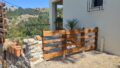 Kreta, Theriso: Atemberaubendes, voll möbliertes zweistöckiges Haus zu verkaufen