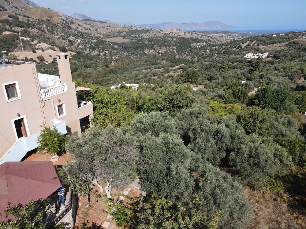 Kreta, Argiroupoli: Einzigartige Villa in schöner Umgebung zu verkaufen