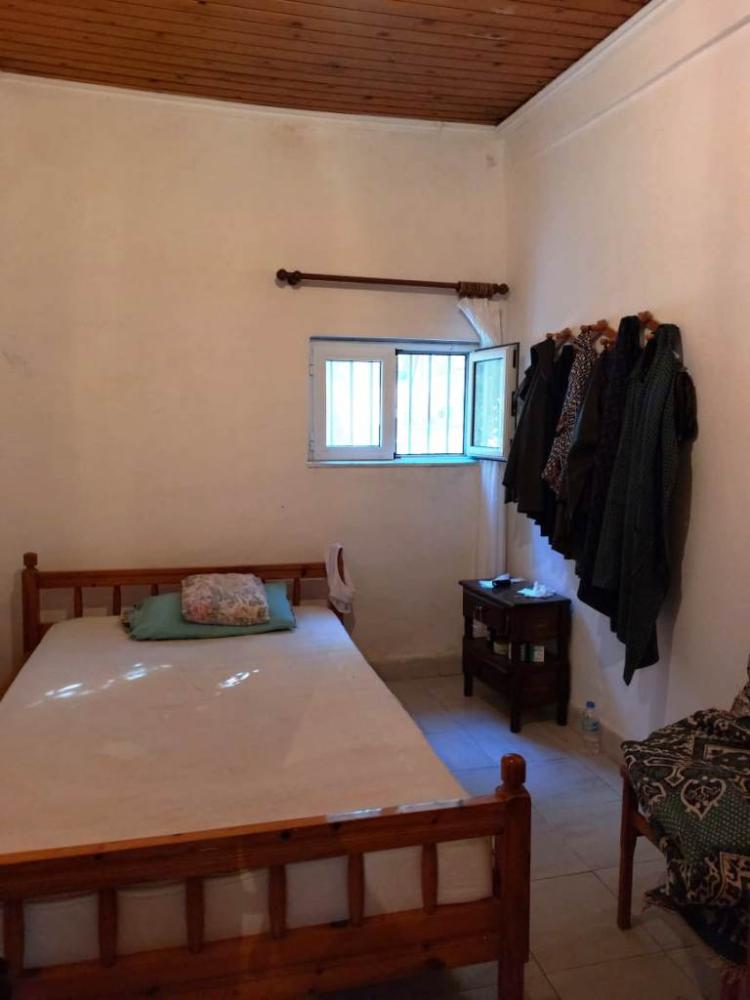 East Crete, Pappagiannades: บ้านอยู่อาศัยพร้อมต้นมะกอกและวิวภูเขาสำหรับขาย