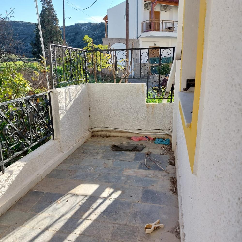 Nordostkreta, Petras: Schönes 2-stöckiges Haus in unmittelbarer Meeresnähe zu verkaufen