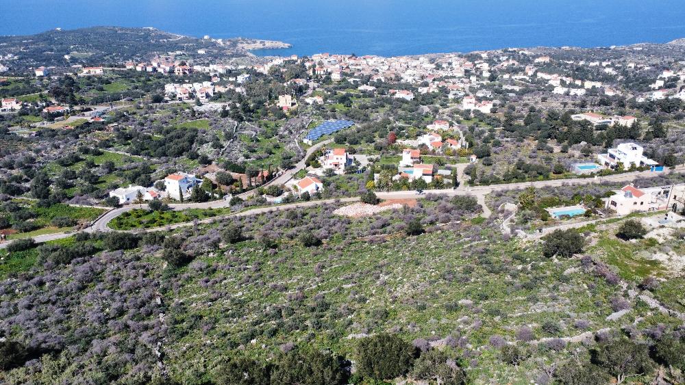 Kreta, Kokkino Chorio: Großes Grundstück mit unverbaubarem Meerblick zu verkaufen