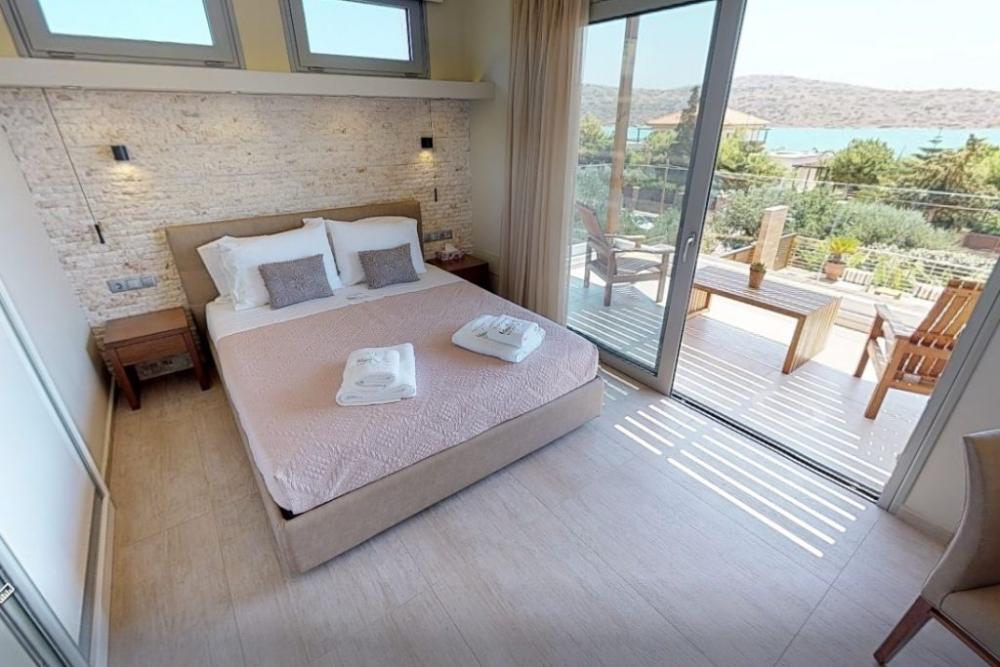 Kréta, Tsifliki: Környezetbarát villa medencével, kerttel és jakuzzival eladó Elounda közelében