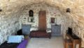 East Crete, Pappagiannades: บ้านหินแบบดั้งเดิมพร้อมสวนขนาดใหญ่เต็มไปด้วยต้นมะกอกสำหรับขาย