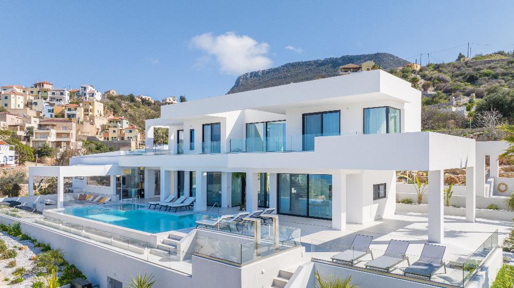 Kreta, Kokkino Chorio: Neubau! Luxusvilla mit Infinity-Pool und Meerblick zu verkaufen