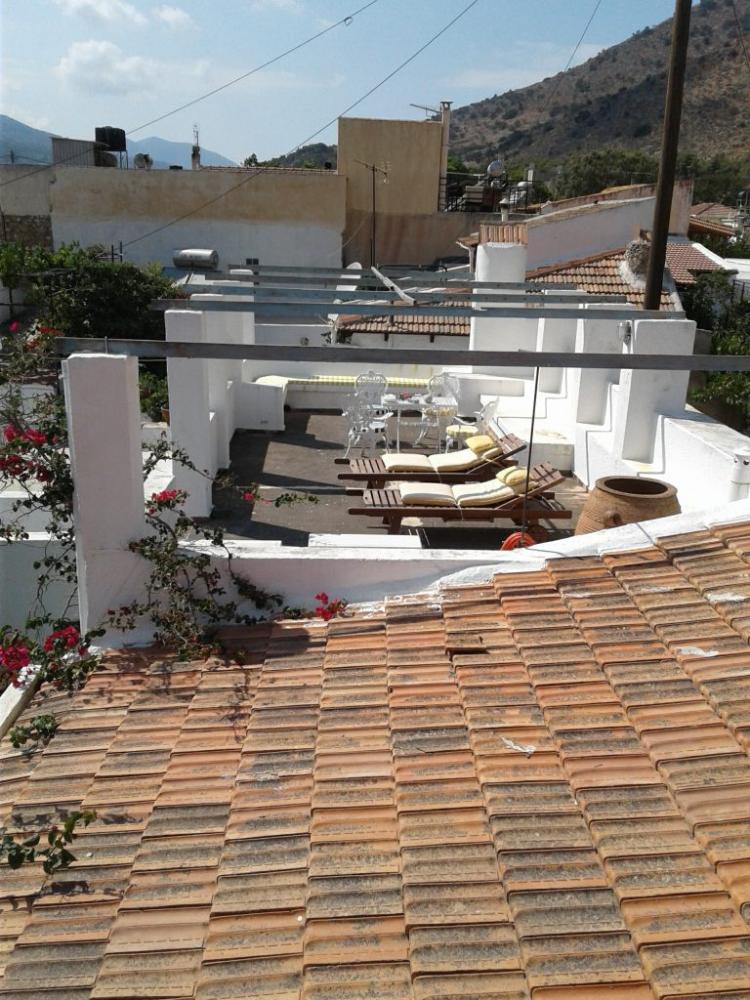 Kreta, Limnes: Charmantes Dorfhaus mit schönem Innenhof und Terrasse zu verkaufen