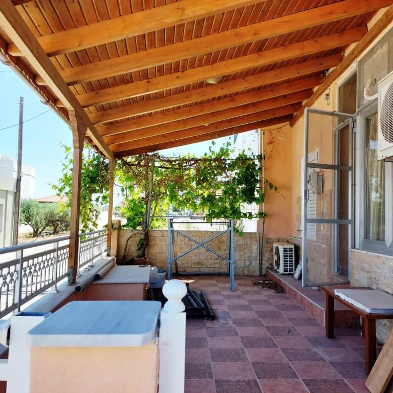 Ostkreta, Xerokampos: Traditionelles Steinhaus zu verkaufen