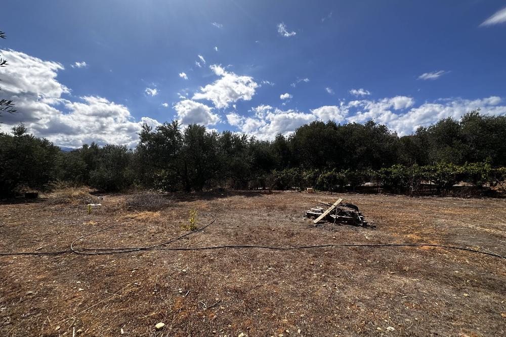 Kreta, Vamvakopoulo: Flaches Grundstück mit 150 m² bebaubarer Fläche in erstklassiger Lage